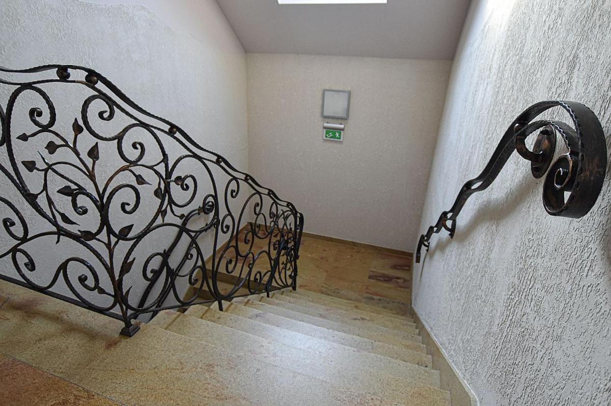 Osrodek Bialy Lew Bed and Breakfast Wojciechow  Buitenkant foto