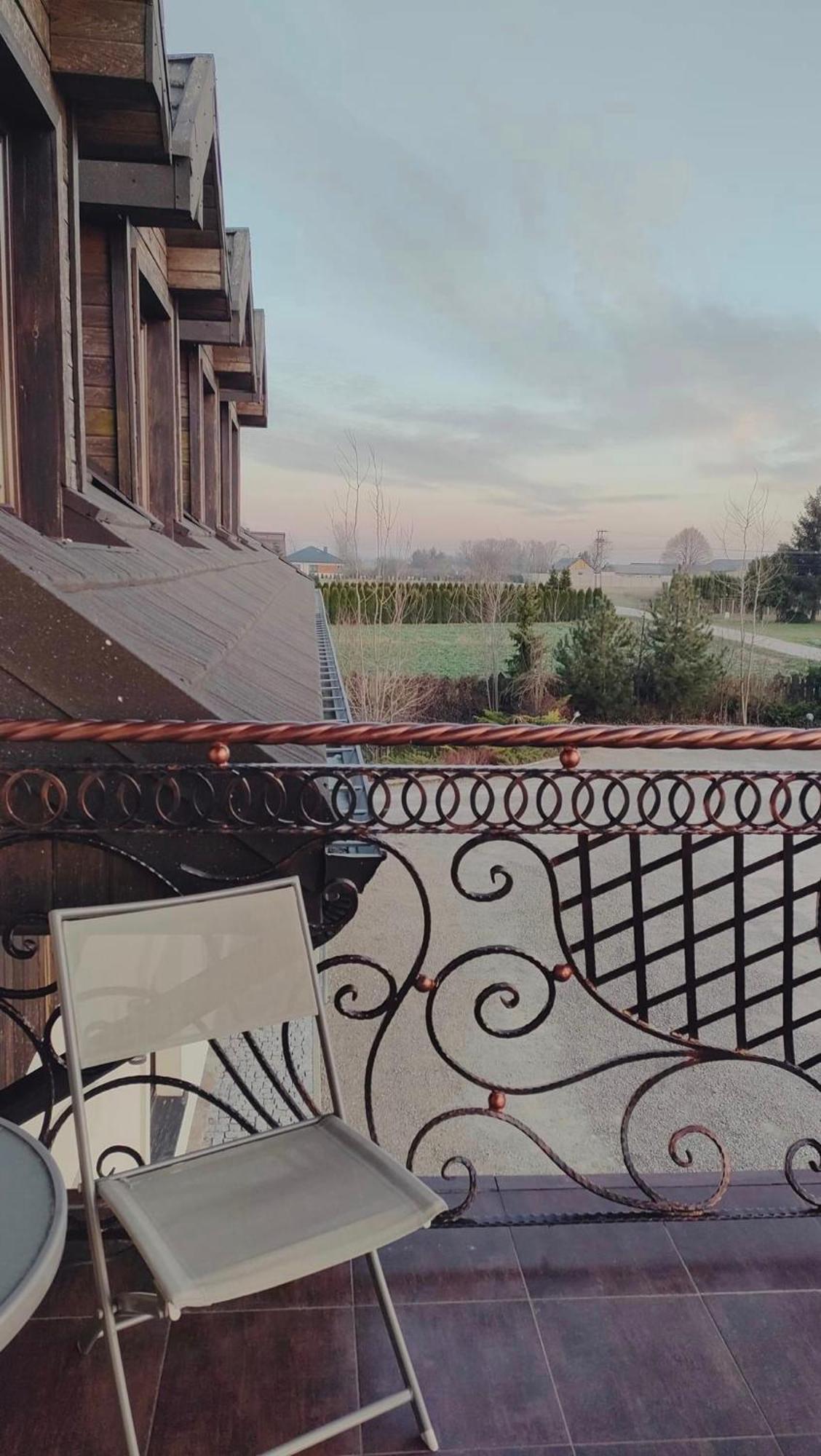 Osrodek Bialy Lew Bed and Breakfast Wojciechow  Buitenkant foto