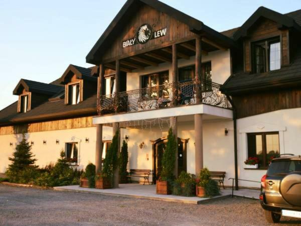 Osrodek Bialy Lew Bed and Breakfast Wojciechow  Buitenkant foto